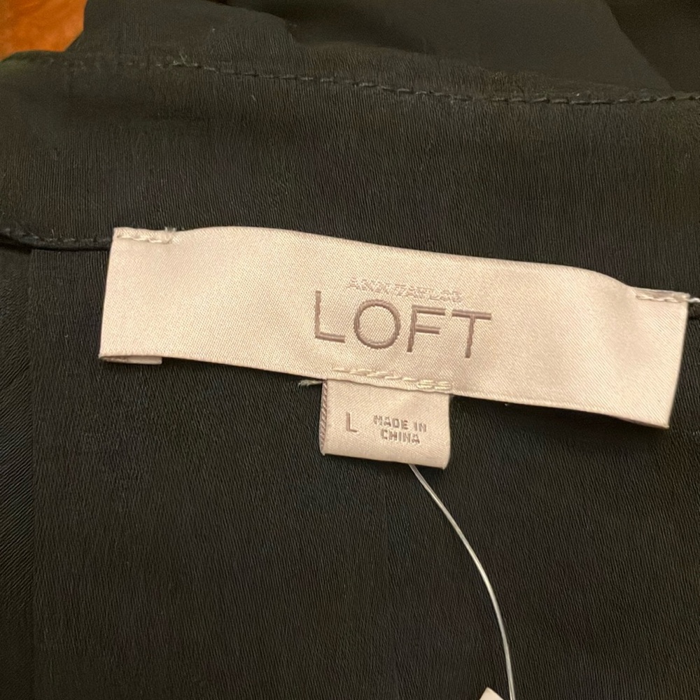 LOFT. LOOK AT THE BACK-BEAUTIFUL FLOWY LINED BLACK DRESS. SIZE LARGE. NWT - Picture 2 of 9